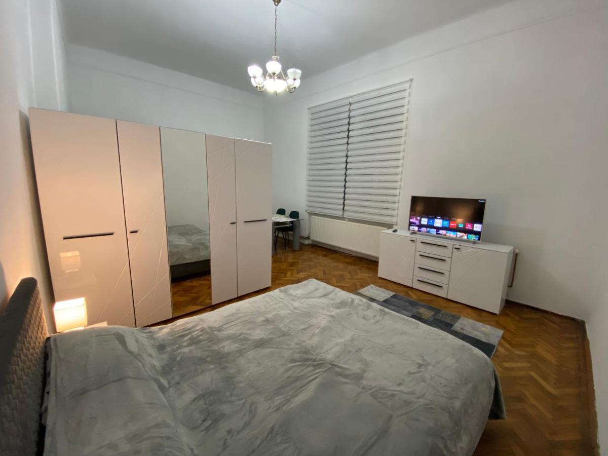 Apartmán Apartament Super Central Cu Parcare Privata Arad Exteriér fotografie