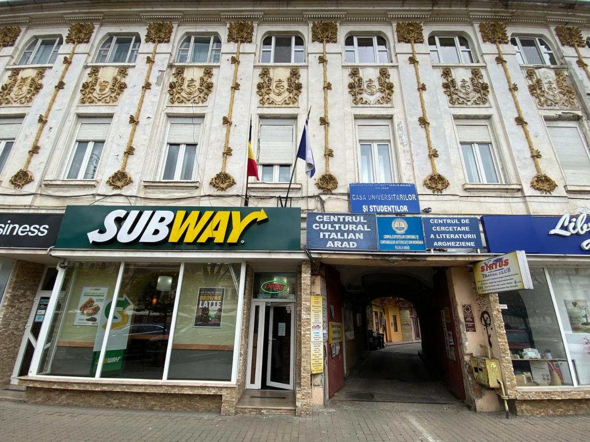 Apartmán Apartament Super Central Cu Parcare Privata Arad Exteriér fotografie